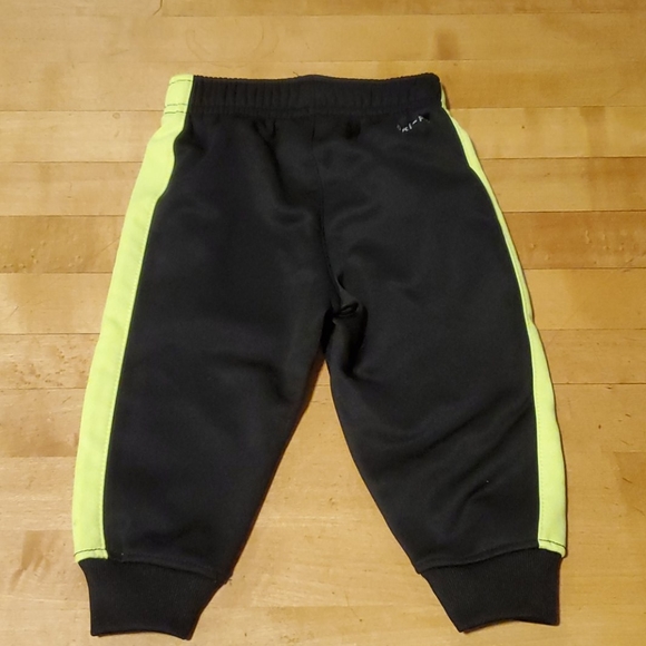 ⭐ 2/$20 ⭐ Nike track suit - Picture 5 of 6